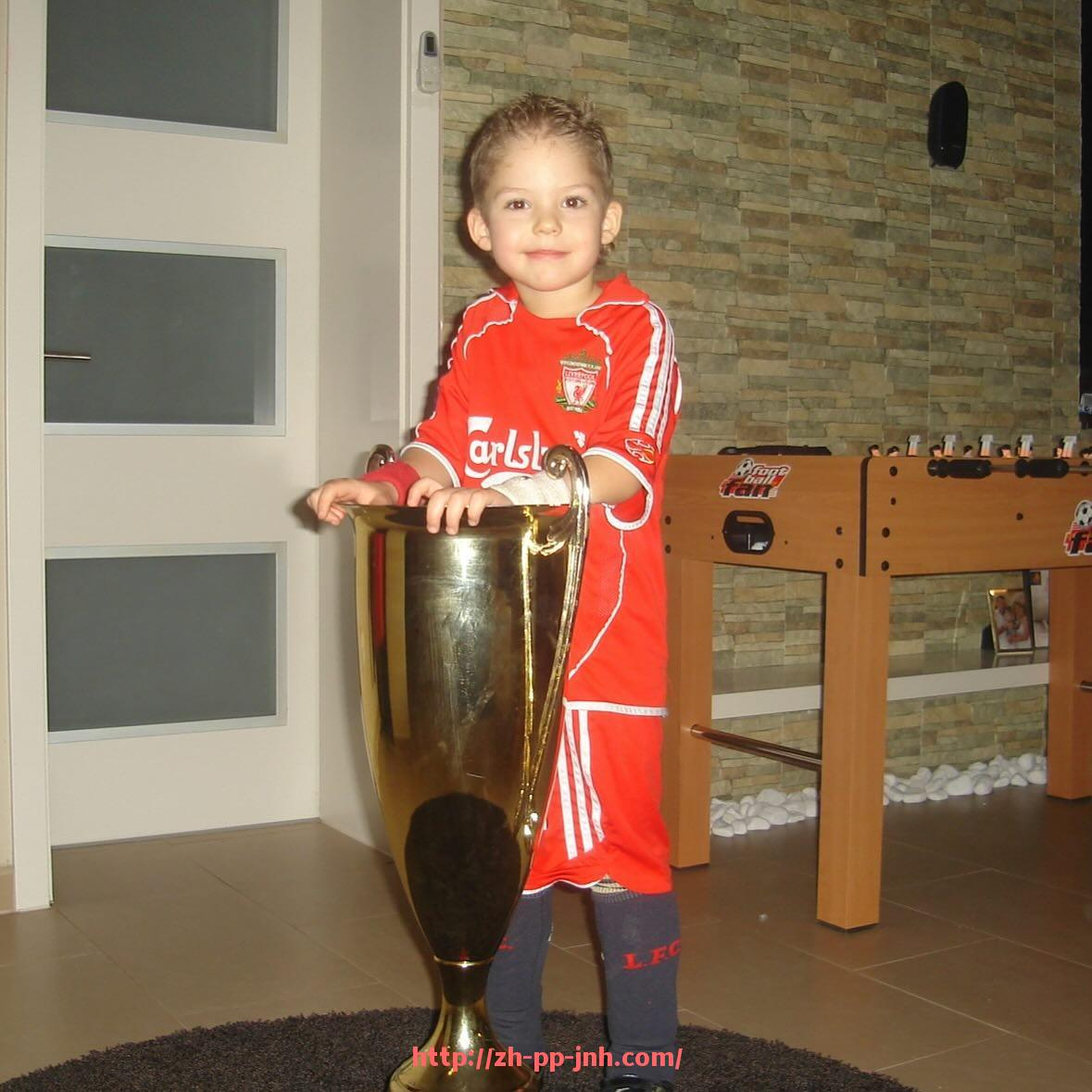 金年会-英超球队收入与财务状况分析