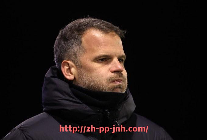 金年会-世俱杯不同届别比赛场地类型与比赛质量对比